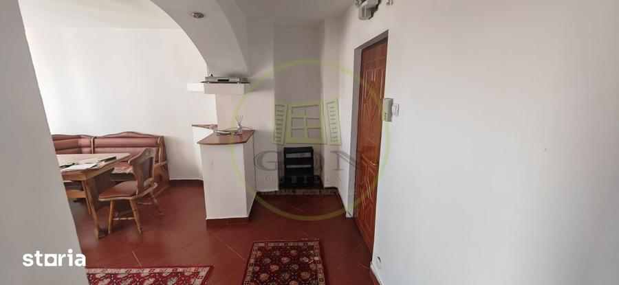 Apartament cu 2 camere semidecomandat, mobilat în Craiovița Nouă
