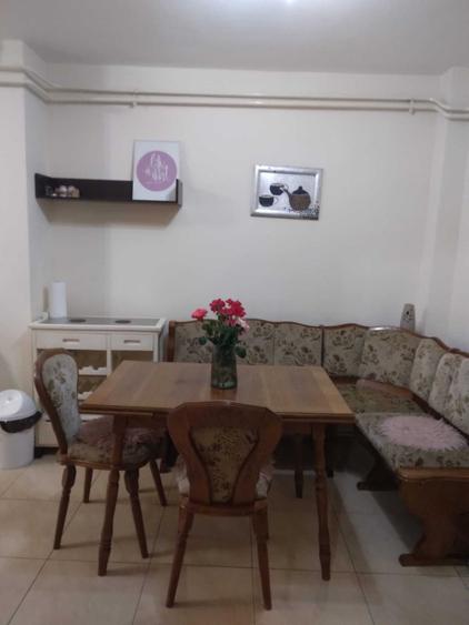 Apartament cu 2 camere semidecomandat în Piața Unirii