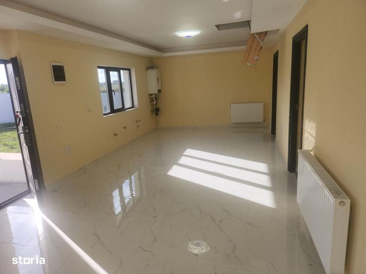 Casă cu 4 camere în Clinceni