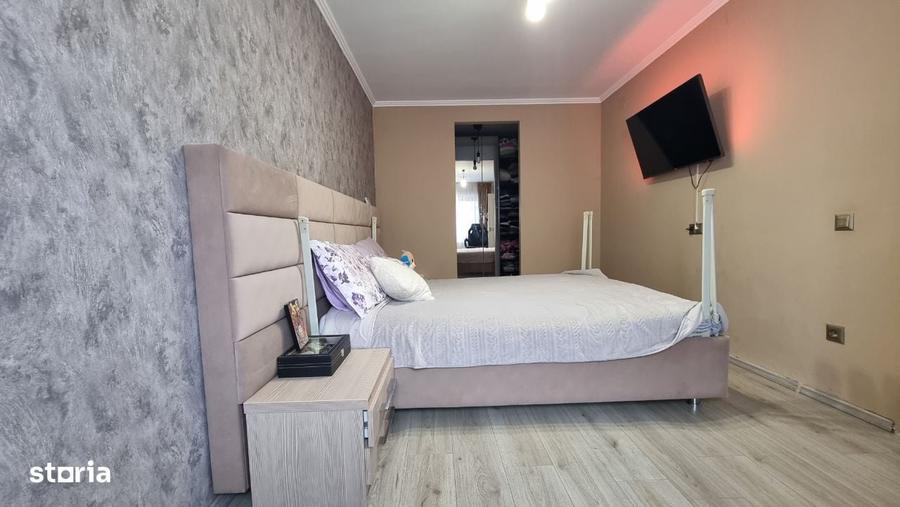 Casă cu 3 camere în Rahova