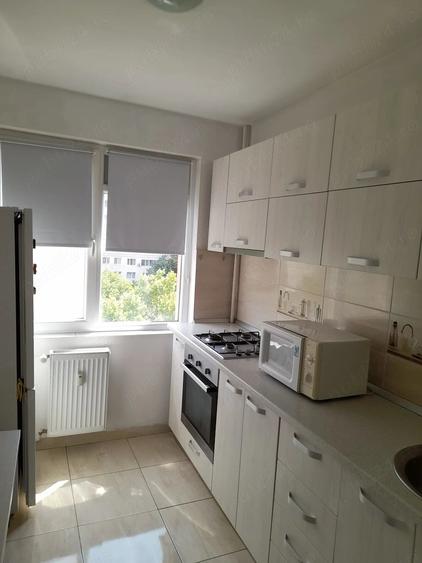 Apartament cu 2 camere decomandat în Titan