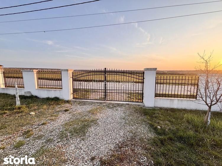 Casă cu 6 camere cu Teren 2310 Mp în Sânmartin