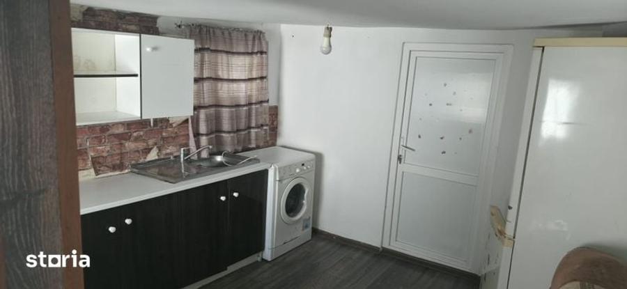 Casă cu 2 camere cu Teren 100 Mp în Central