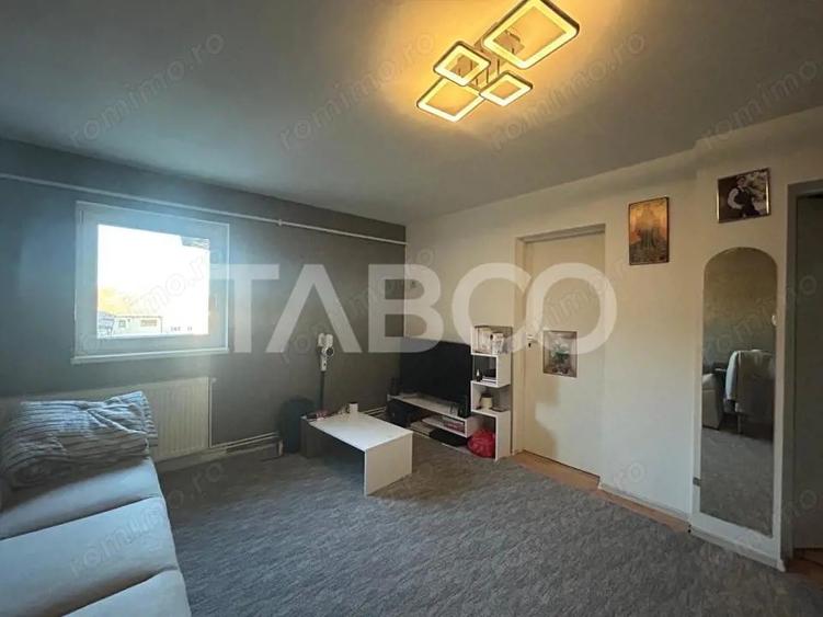 Apartament cu 3 camere decomandat, mobilat în Ștrand