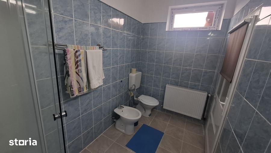 Casă cu 5 camere cu Teren 1088 Mp în Central