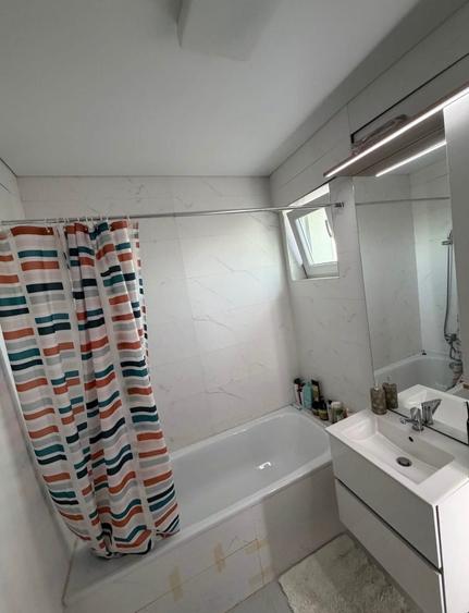 Apartament cu 2 camere decomandat în Parcul Carol