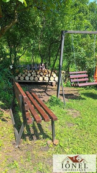 Casă individuală cu 4 camere cu Teren 2300 Mp în Est