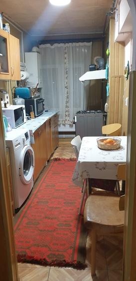 Apartament cu 3 camere decomandat în Lupeni