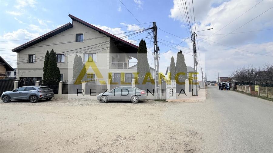 Casă individuală cu 9 camere decomandat cu Canalizare în Berceni