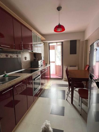 Apartament cu 3 camere decomandat în Ultracentral