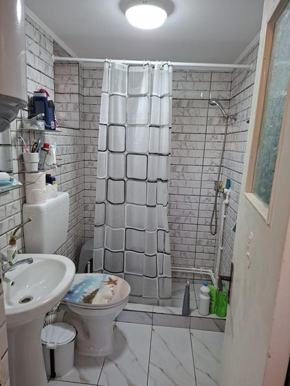 Casă cu 3 camere în Hănești