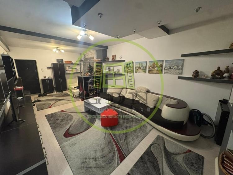 Apartament cu 3 camere semidecomandat, mobilat în Calea Severinului