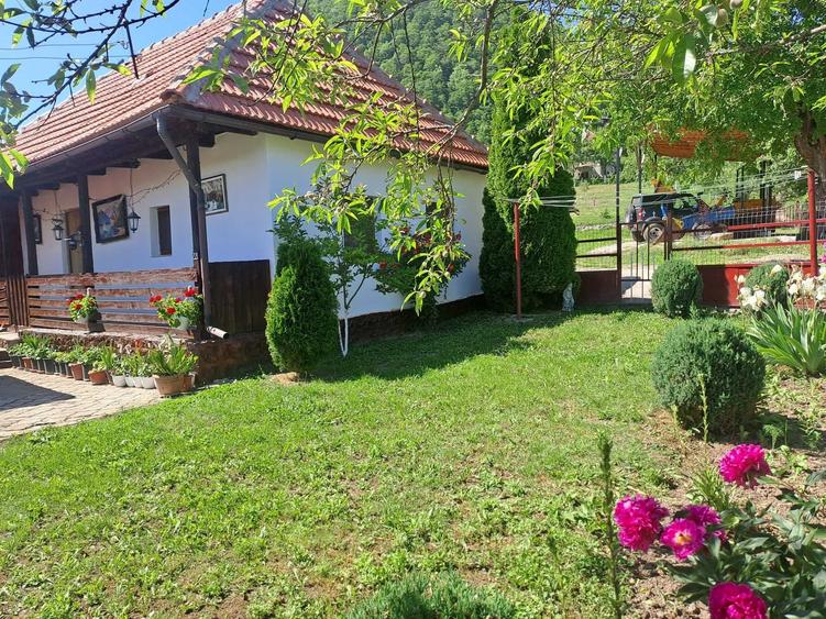 Casă cu 4 camere în Hondol