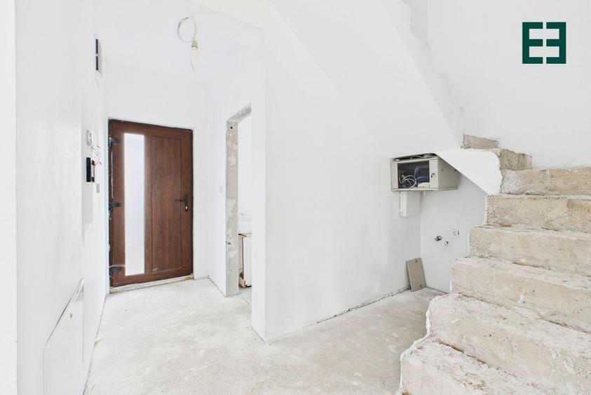 Duplex cu 4 camere cu Canalizare în Moșnița Veche