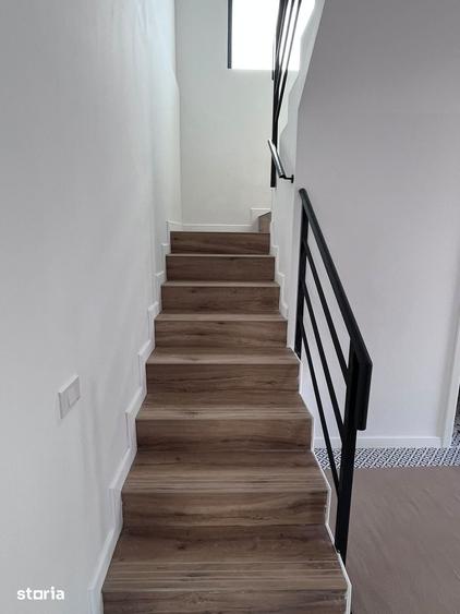 Casă cu 4 camere cu Teren 350 Mp în Vidra