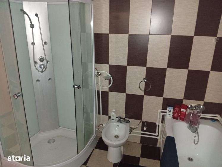 Casă cu 4 camere cu Teren 2877 Mp în Brazii