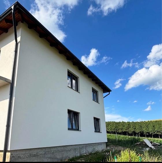 Casă individuală cu 5 camere cu Teren 250 Mp în Șura Mare