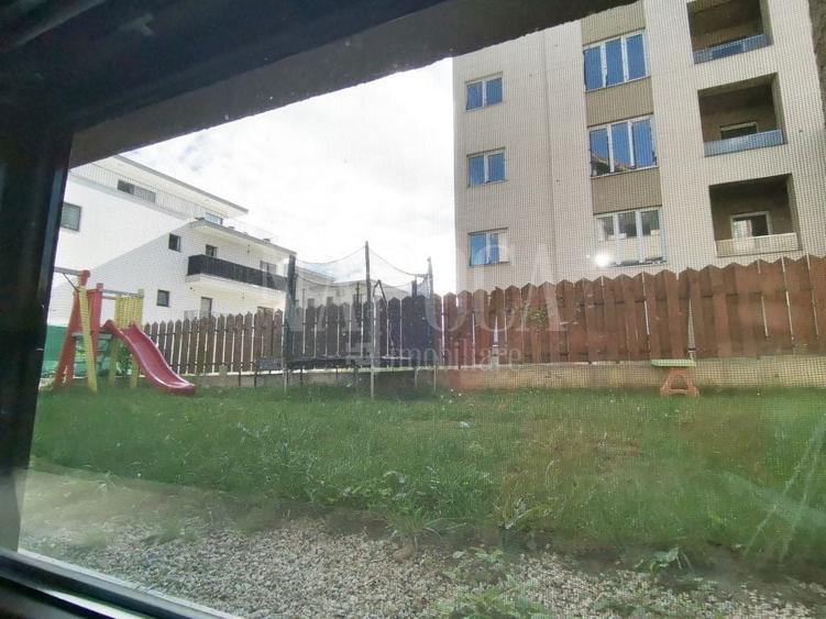 Apartament cu 4 camere semidecomandat în Europa