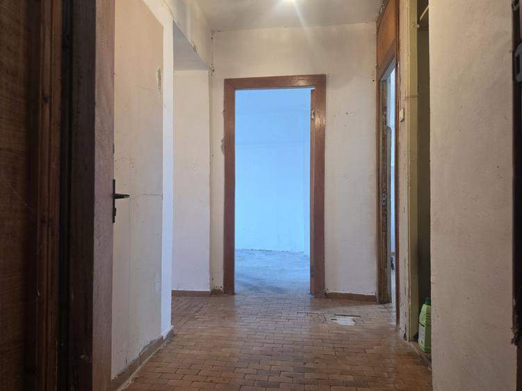 Apartament cu 2 camere decomandat în Moșilor