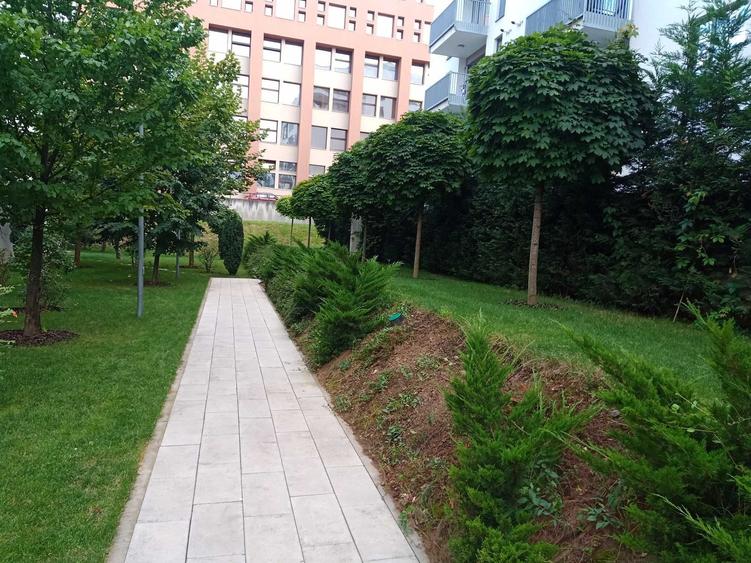 Apartament cu 2 camere decomandat în Central