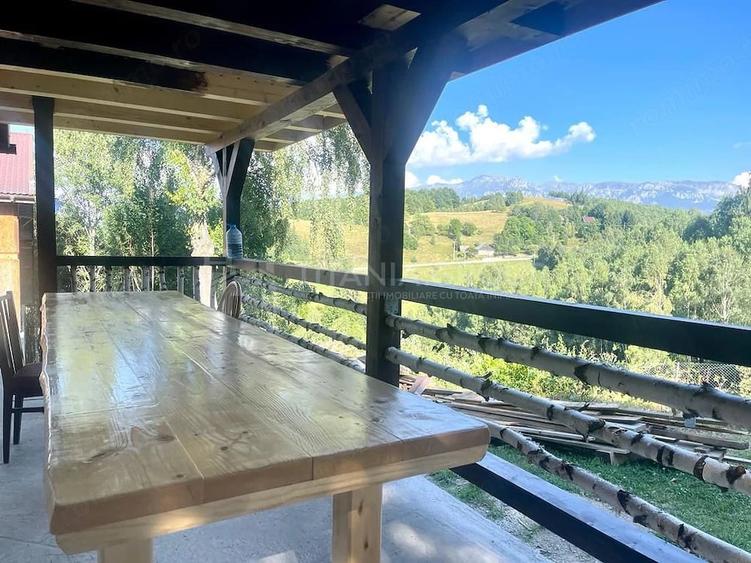 Casă cu 1 camere cu Teren 1480 Mp în Moieciu