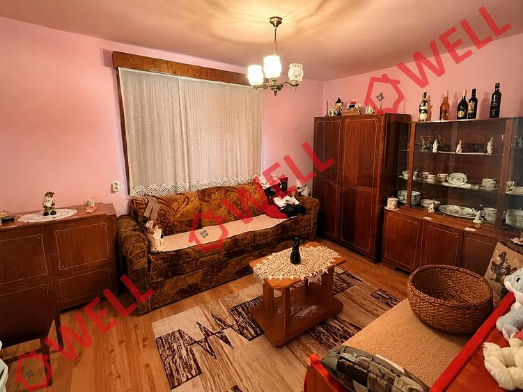 Casă cu 2 camere cu Teren 1382 Mp în Turia
