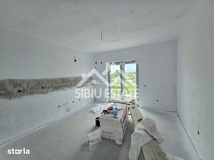 Casă cu 5 camere cu Teren 280 Mp în Central