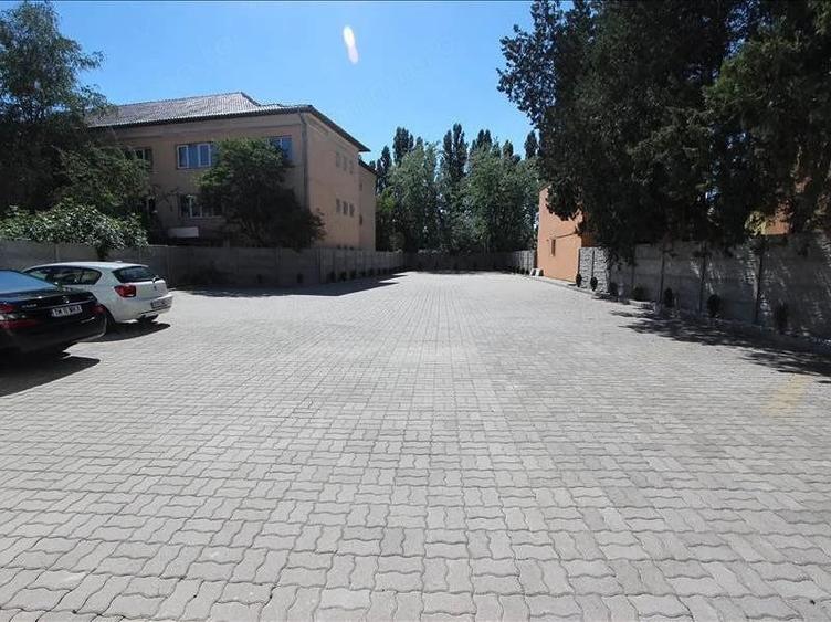 Spațiu comercial, de 100 mp, în Ultracentral