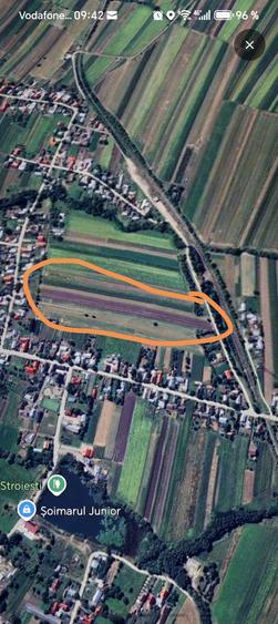Teren de 4500 mp, în Stroiești