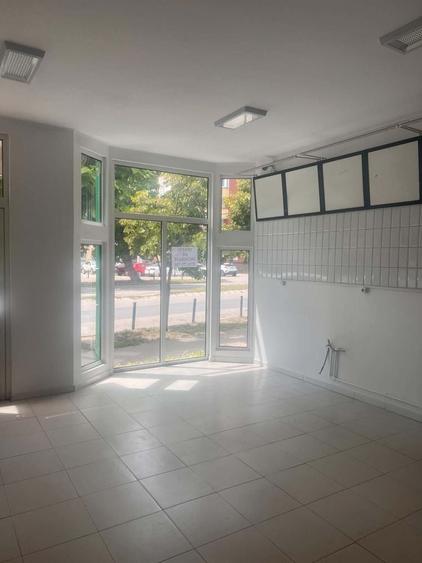 Spațiu comercial, de 55 mp, în Deve