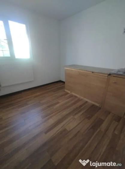 Casă cu 3 camere cu Teren 500 Mp în Predeal