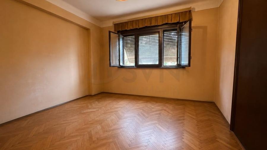 Apartament cu 4 camere semidecomandat în Alba Iulia