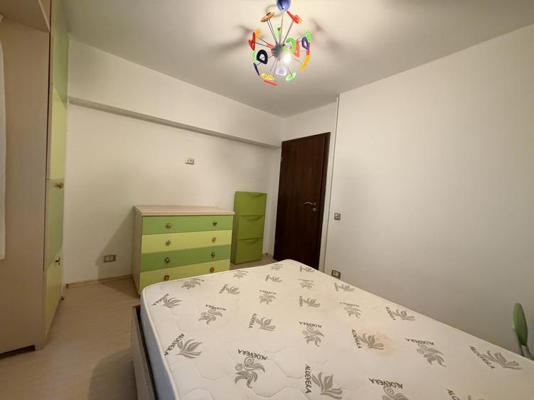 Apartament cu 3 camere decomandat, mobilat în Calea Călărașilor