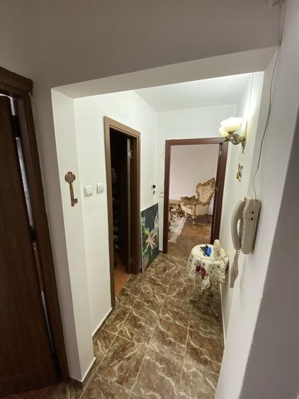 Apartament cu 3 camere în Popoveni