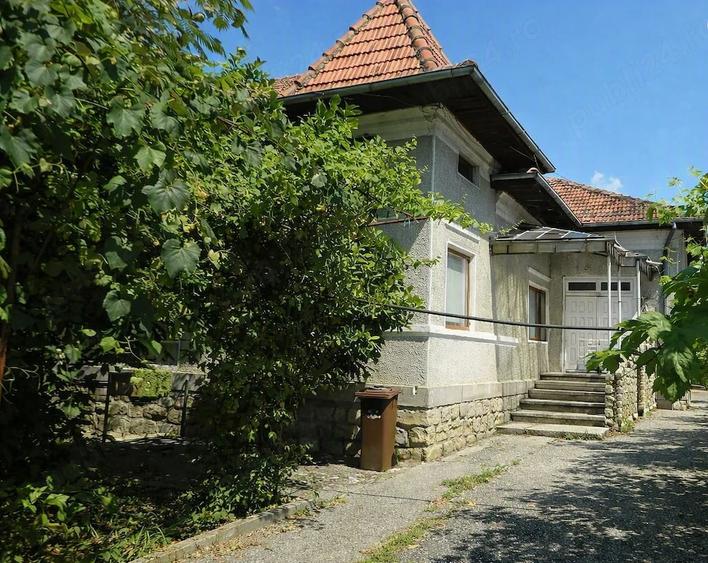 Casă cu 3 camere cu Teren 2071 Mp în Jiblea Veche