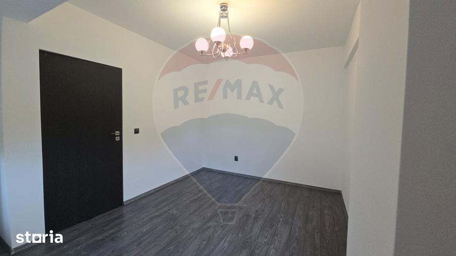 Apartament cu 3 camere în Dămăroaia