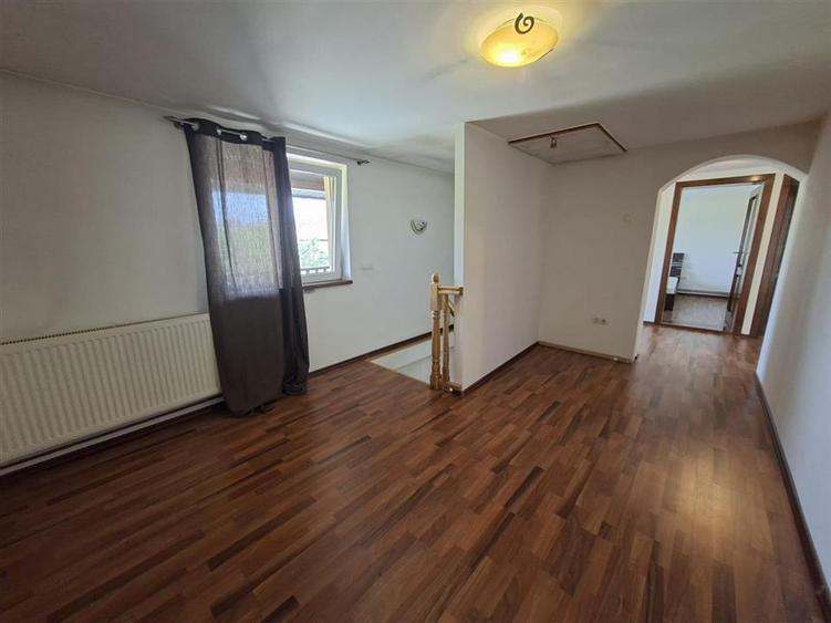 Casă individuală cu 5 camere cu Teren 250 Mp în Gușterița
