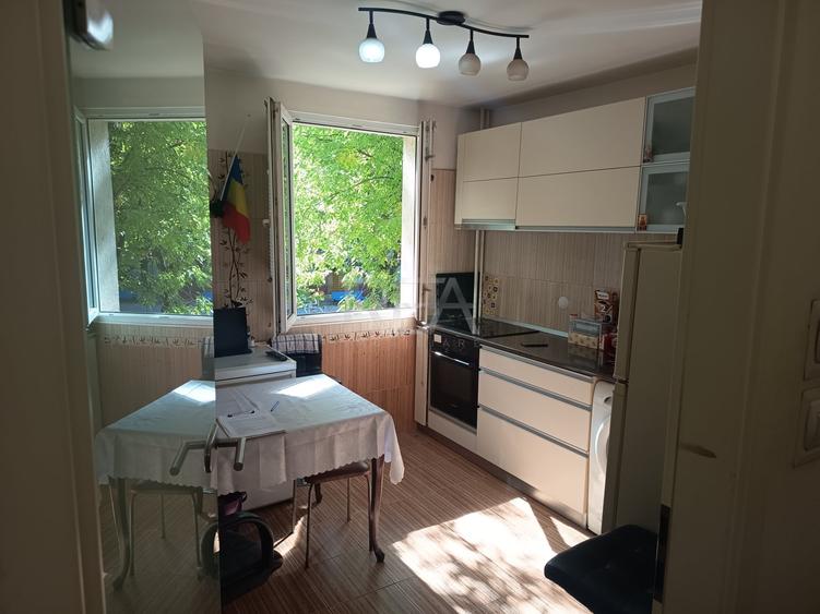 Apartament cu 2 camere decomandat, mobilat în Berceni