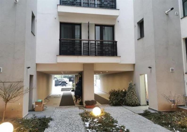 Apartament cu 2 camere semidecomandat, mobilat în Herăstrău