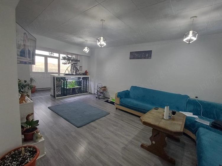 Apartament cu 4 camere decomandat în Ultracentral
