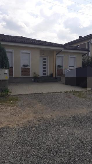 Casă cu Teren 300 Mp în Central