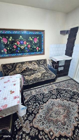 Casă cu 4 camere cu Teren 800 Mp în Teiu