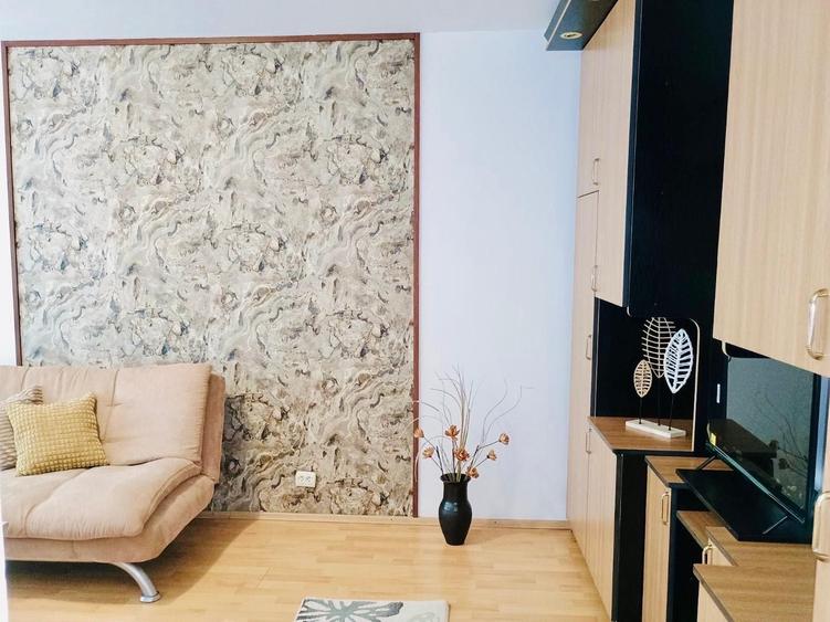 Apartament cu 2 camere decomandat în Eroii Revoluției