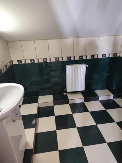 Casă individuală cu 6 camere cu Canalizare în Goruna