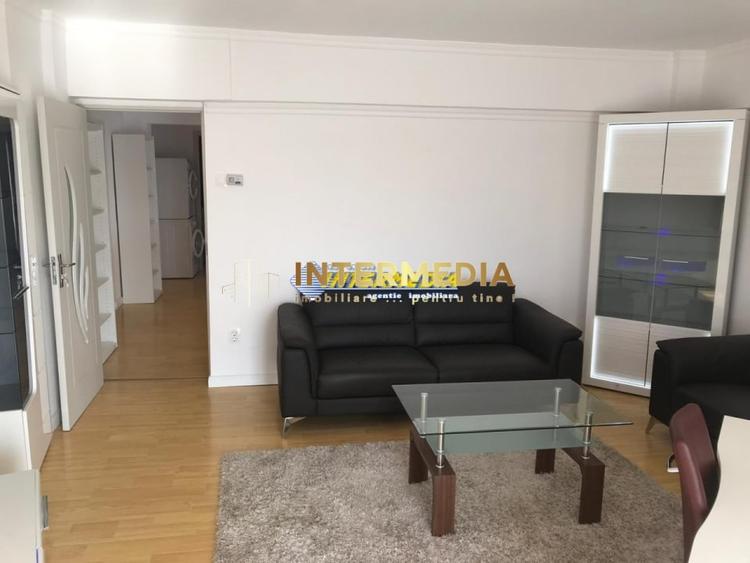 Apartament cu 2 camere decomandat, mobilat în Central