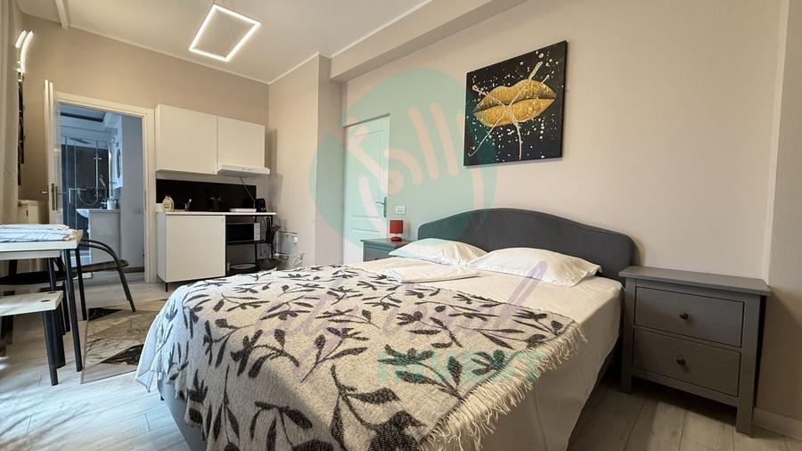 Apartament cu 6 camere decomandat în Floreasca