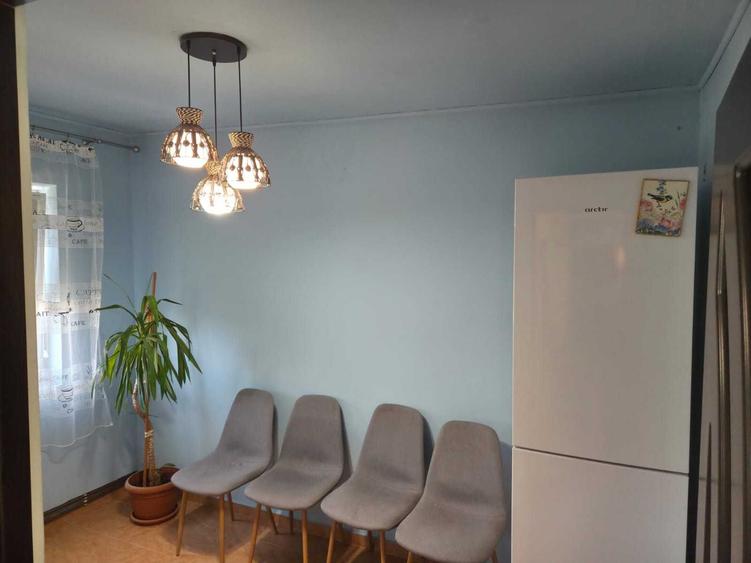 Apartament cu 3 camere semidecomandat în Micro 9