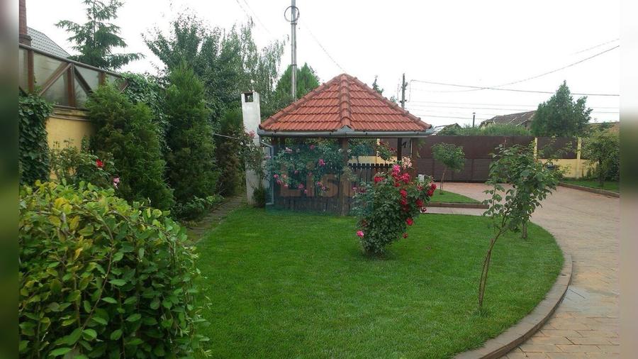 Casă cu 5 camere cu Teren 1800 Mp în Cihei