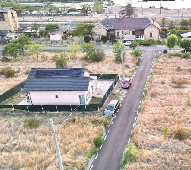 Casă individuală cu 2 camere cu Teren 300 Mp în Ghioroc