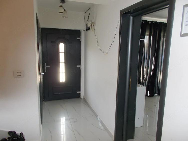 Casă cu 4 camere cu Teren 325 Mp în Parța